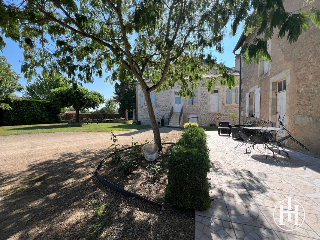 Maison à CHARENTON-DU-CHER