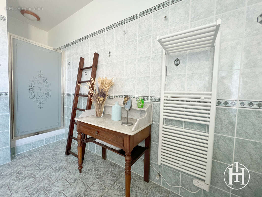 Maison à CHARENTON-DU-CHER