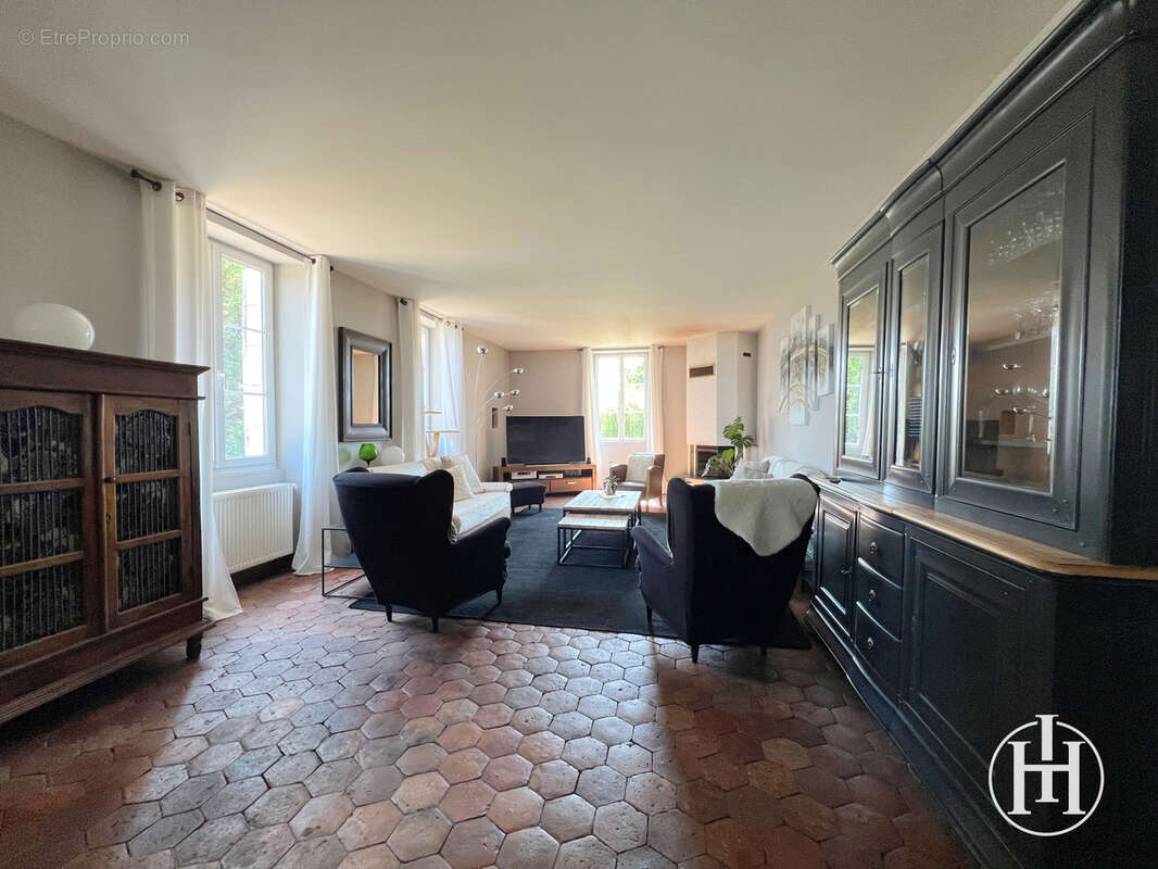 Maison à CHARENTON-DU-CHER