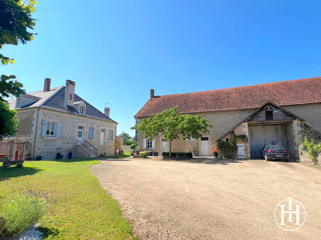 Maison à CHARENTON-DU-CHER