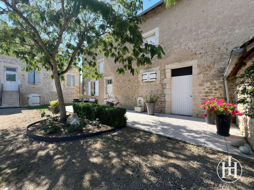 Maison à CHARENTON-DU-CHER