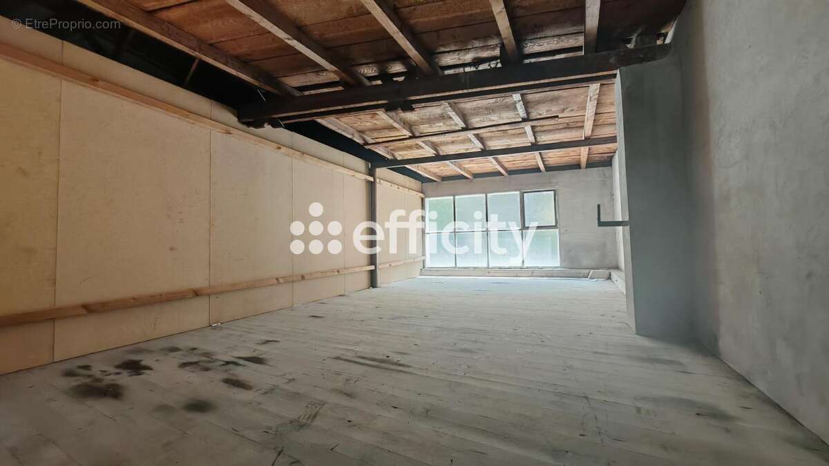 Commerce à SAINT-LAURENT-DU-PONT