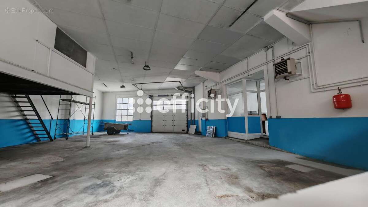 Commerce à SAINT-LAURENT-DU-PONT