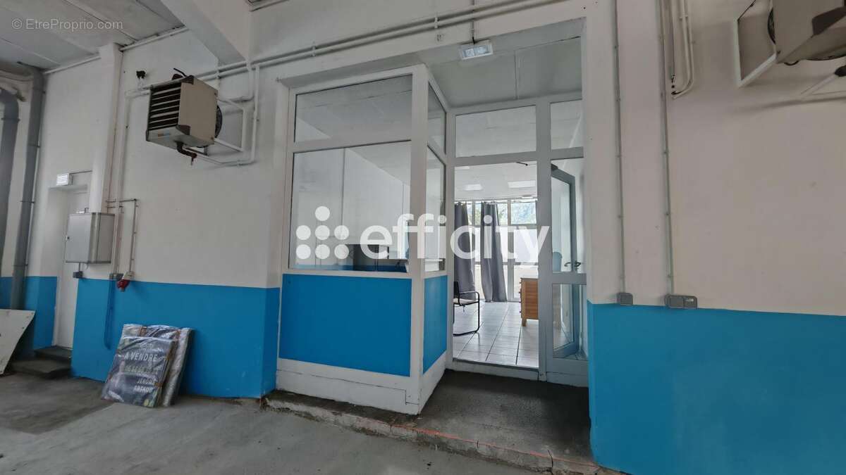 Commerce à SAINT-LAURENT-DU-PONT