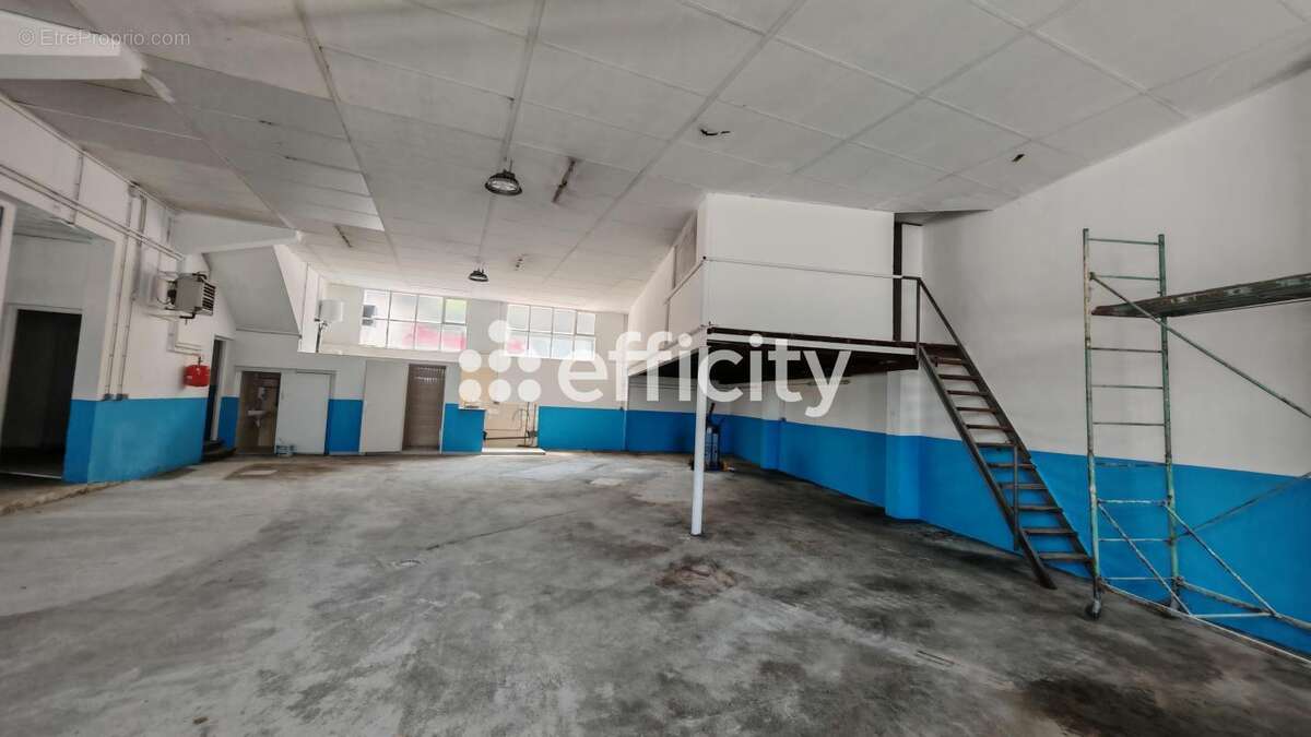 Commerce à SAINT-LAURENT-DU-PONT