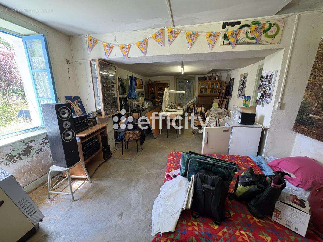 Maison à SAINT-ROMAIN-LE-PUY