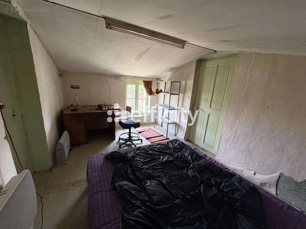 Maison à SAINT-ROMAIN-LE-PUY