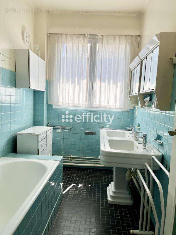 Appartement à LA MADELEINE