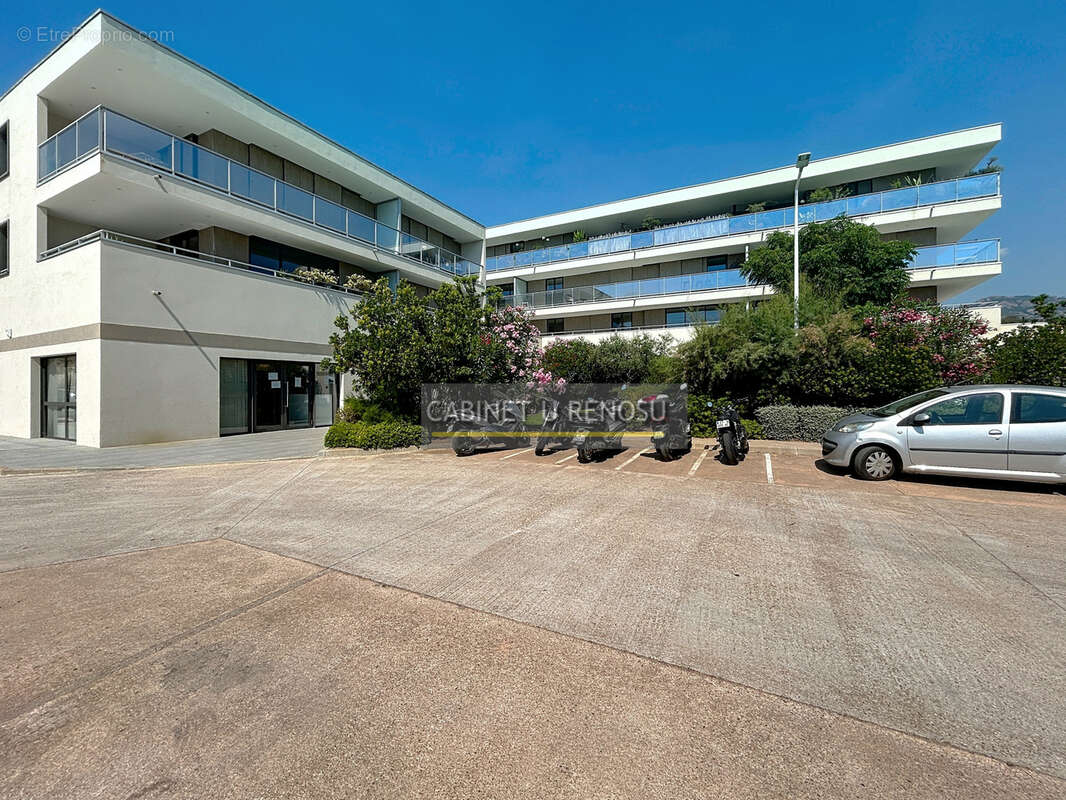 Commerce à PORTO-VECCHIO