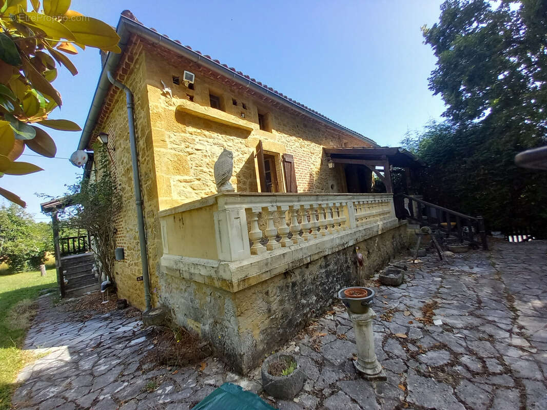 Maison à FRAYSSINET-LE-GELAT