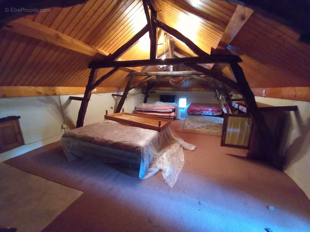 Maison à FRAYSSINET-LE-GELAT