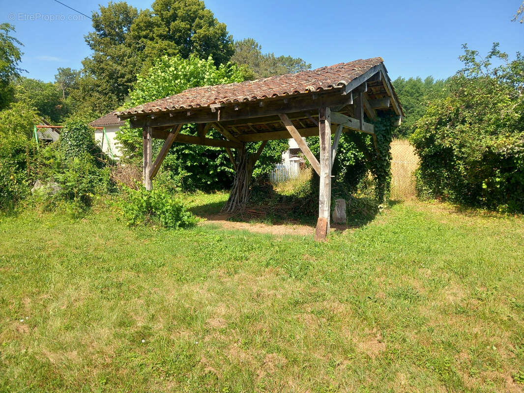 Maison à FRAYSSINET-LE-GELAT