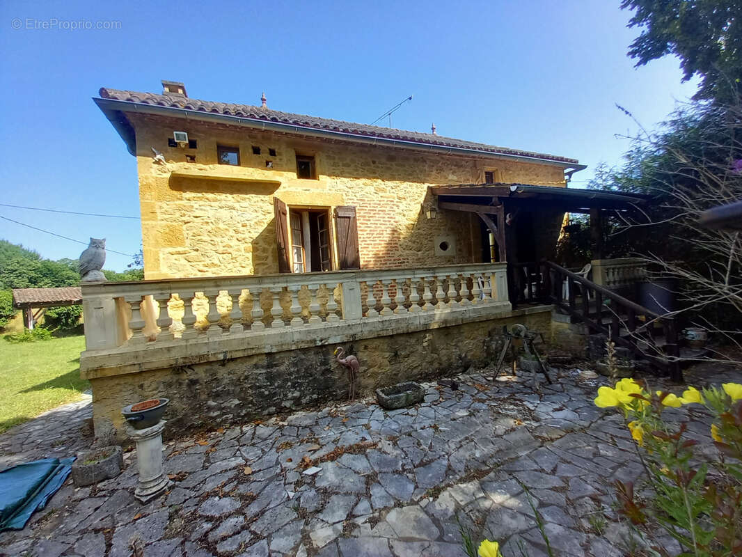 Maison à FRAYSSINET-LE-GELAT