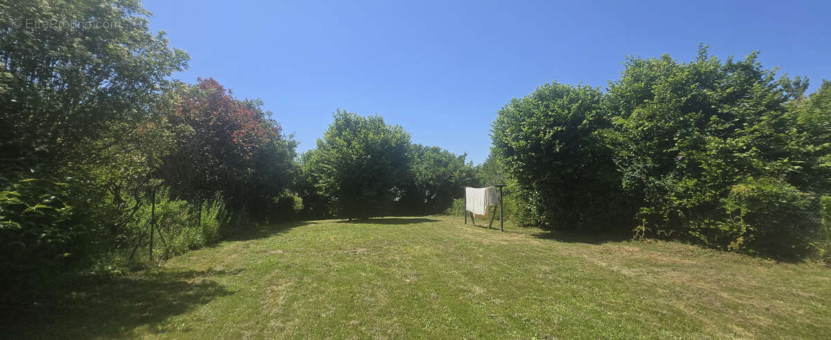 Maison à SAINT-MARTIN-LA-MEANNE