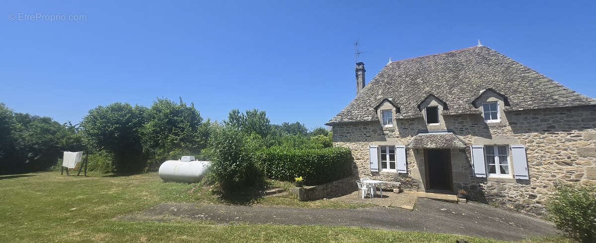 Maison à SAINT-MARTIN-LA-MEANNE
