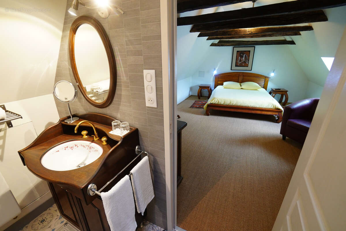 Maison à SAINT-GEORGES-DE-MONTCLARD