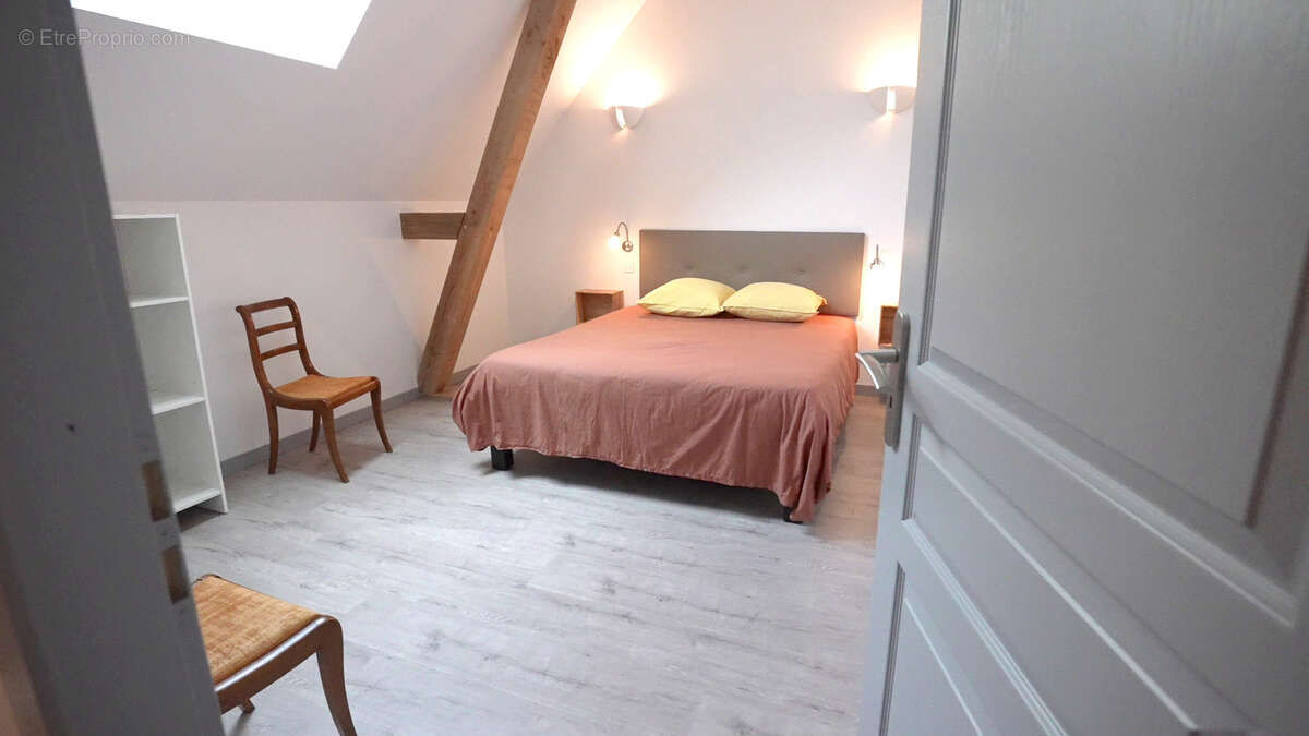 Maison à SAINT-GEORGES-DE-MONTCLARD