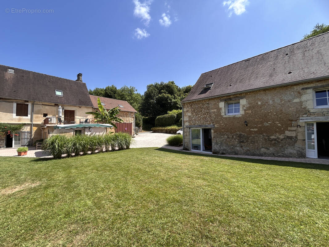 Maison à SAINT-GEORGES-DE-MONTCLARD