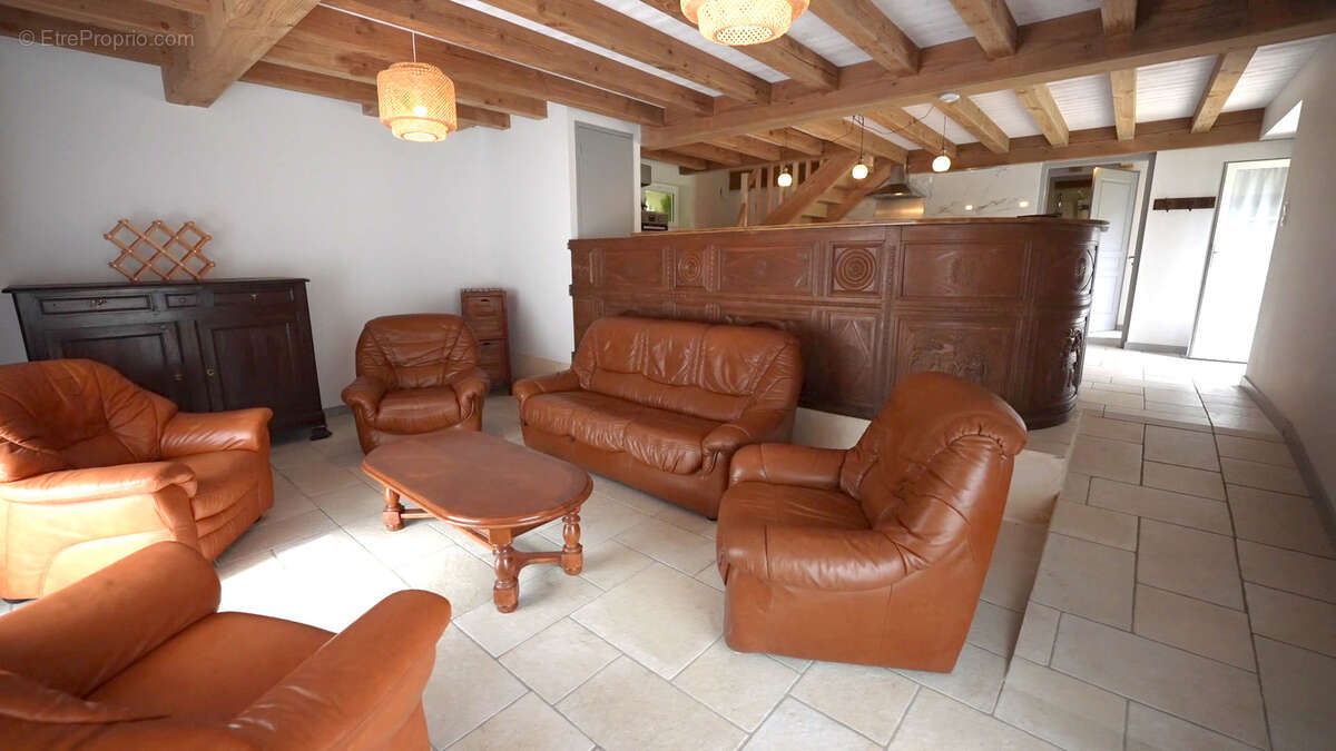 Maison à SAINT-GEORGES-DE-MONTCLARD