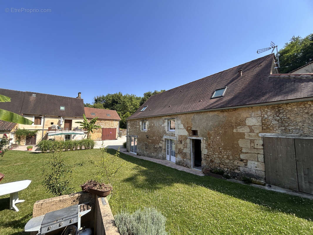 Maison à SAINT-GEORGES-DE-MONTCLARD