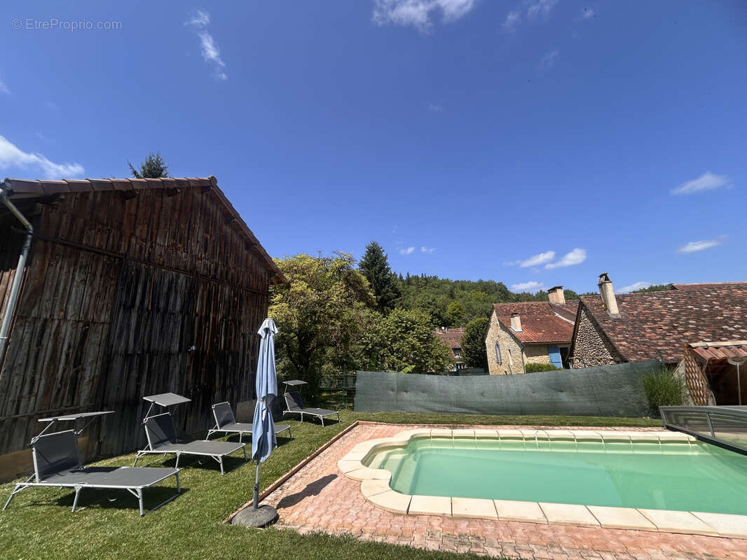 Maison à SAINT-GEORGES-DE-MONTCLARD