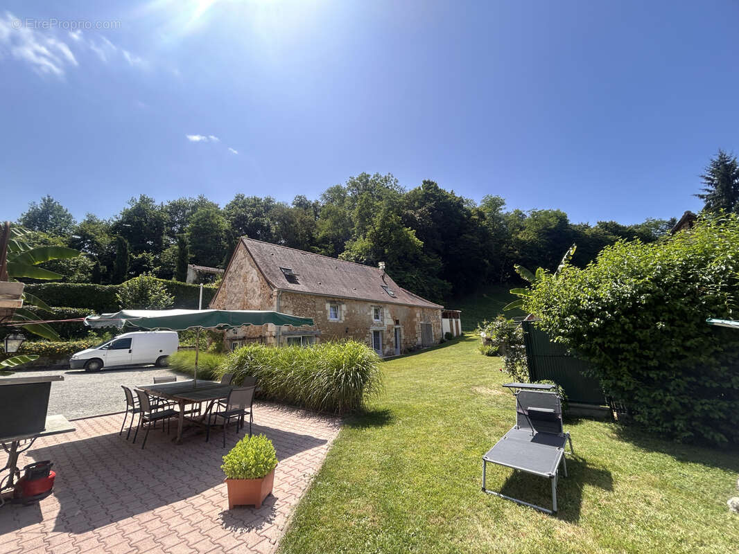 Maison à SAINT-GEORGES-DE-MONTCLARD