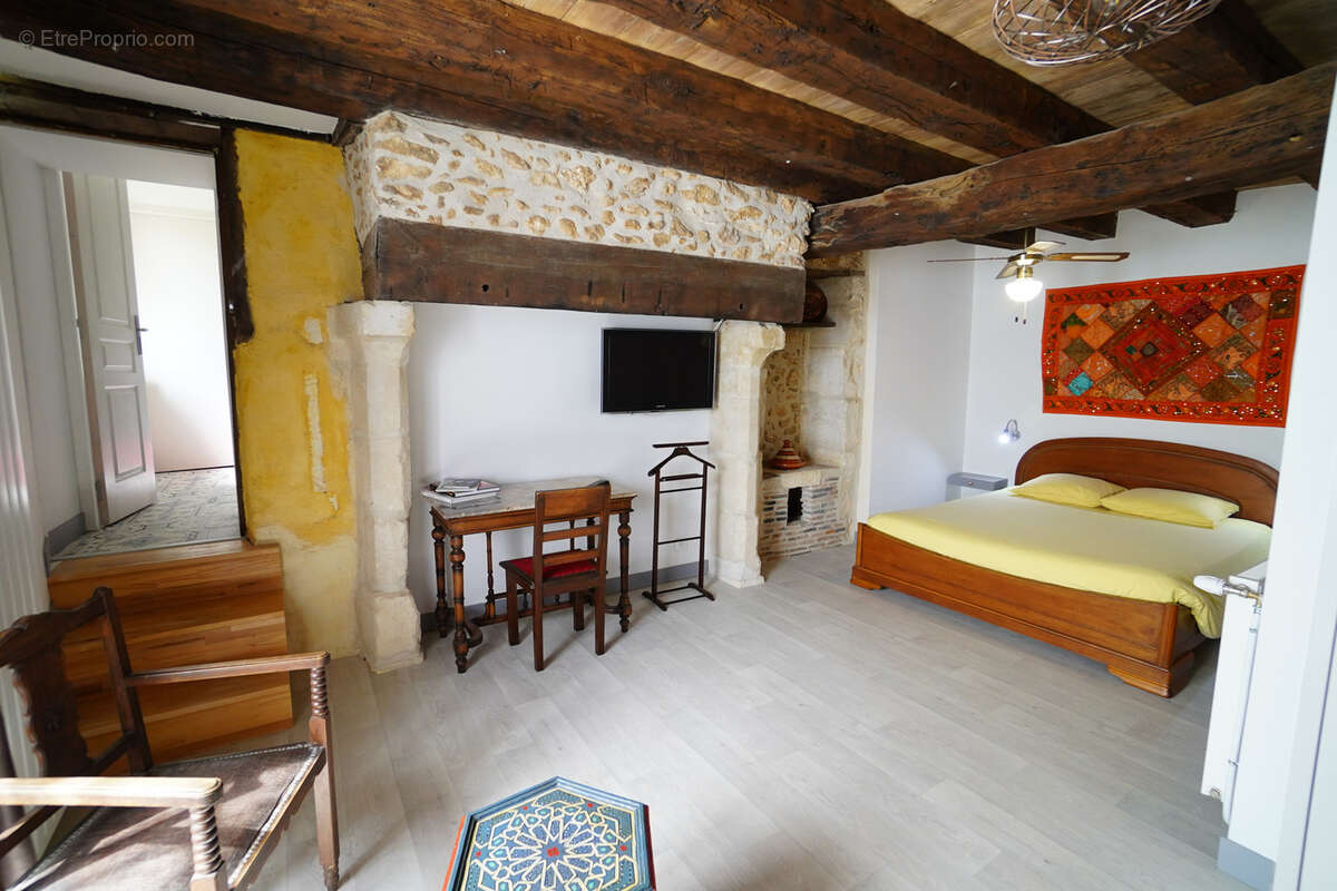 Maison à SAINT-GEORGES-DE-MONTCLARD