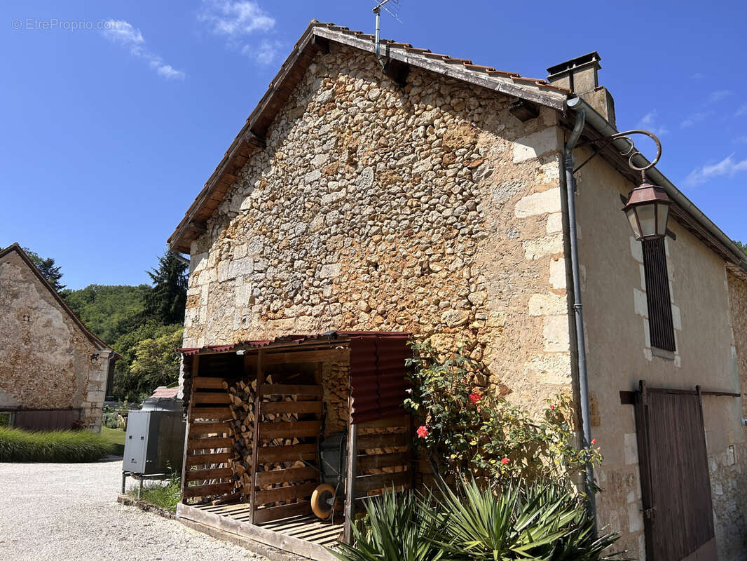 Maison à SAINT-GEORGES-DE-MONTCLARD
