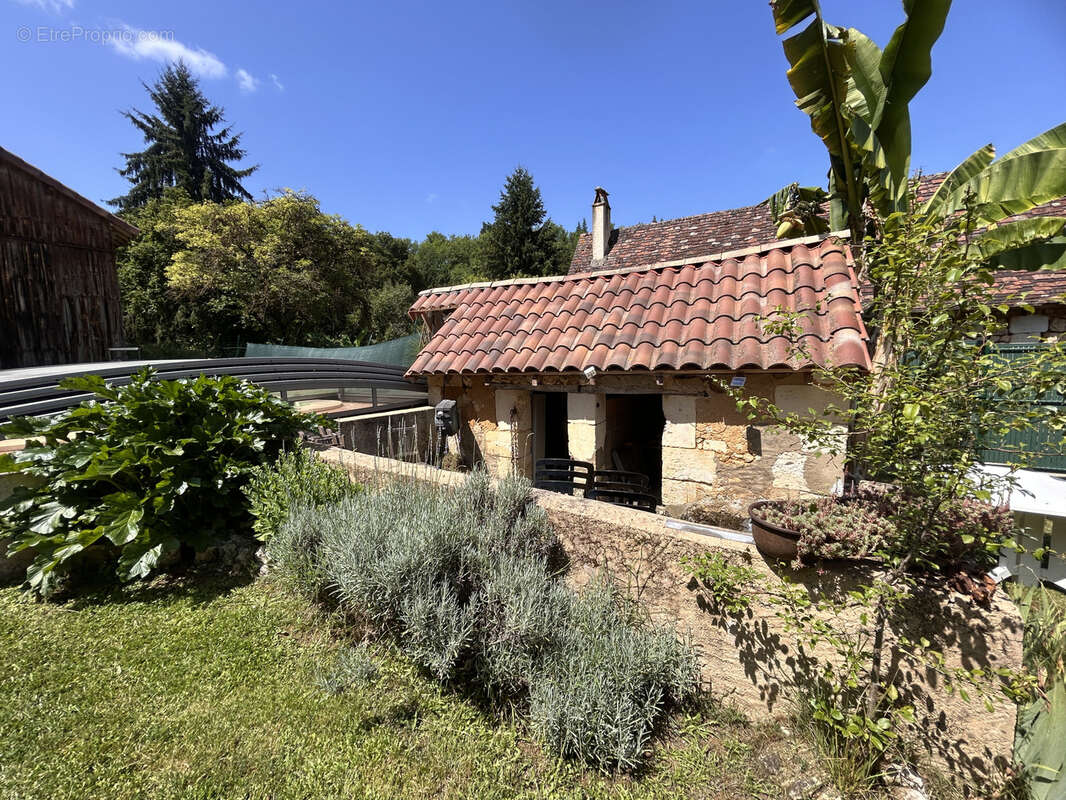 Maison à SAINT-GEORGES-DE-MONTCLARD