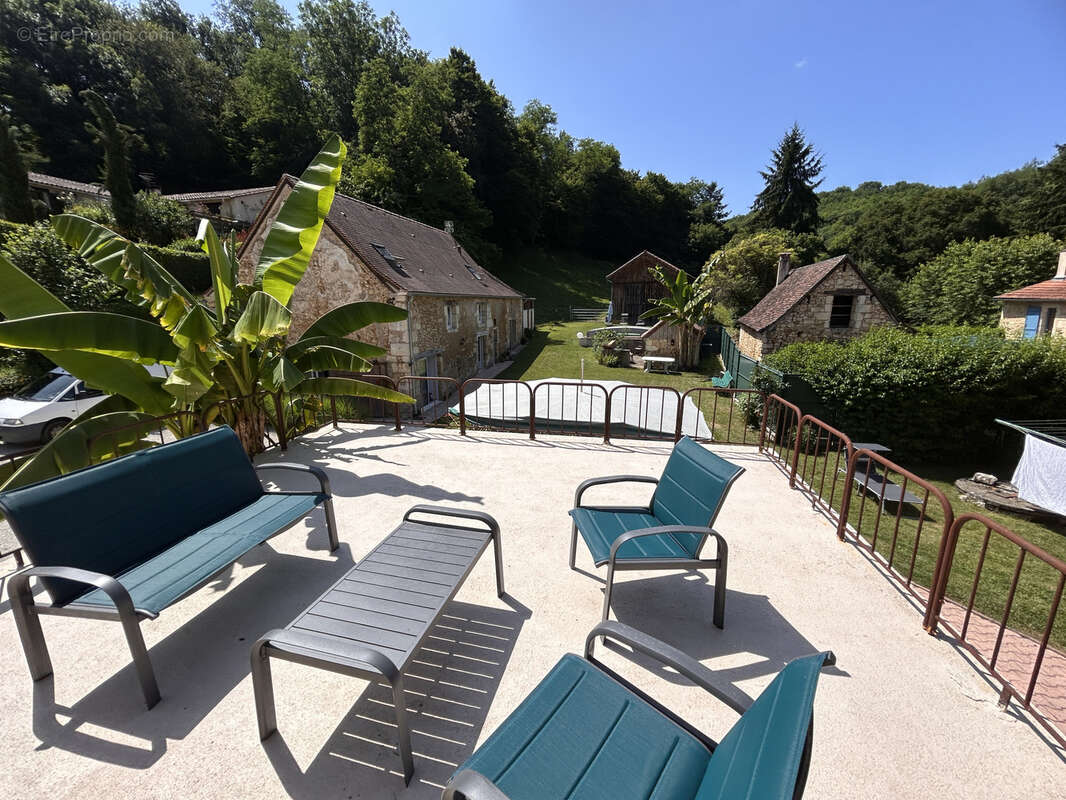 Maison à SAINT-GEORGES-DE-MONTCLARD