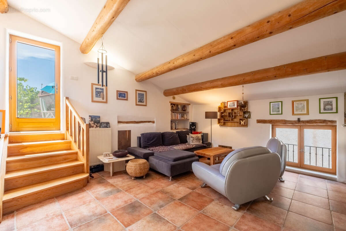 Maison à PIERRELONGUE