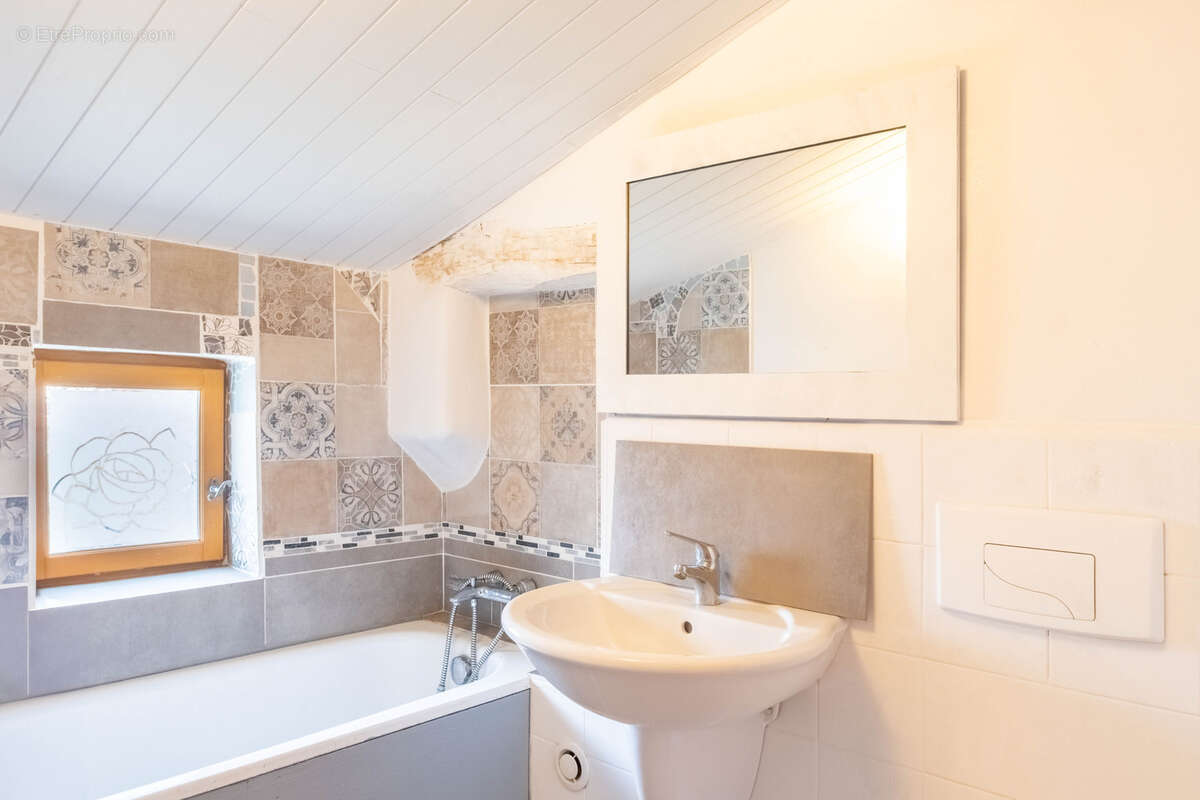 Maison à PIERRELONGUE