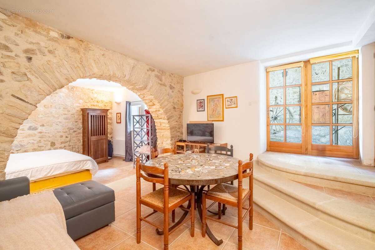 Maison à PIERRELONGUE