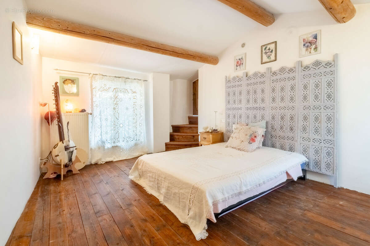 Maison à PIERRELONGUE