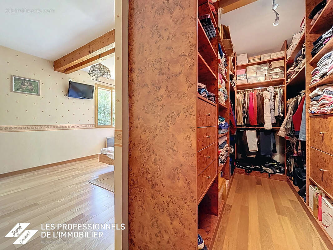 Maison à CHALLES-LES-EAUX