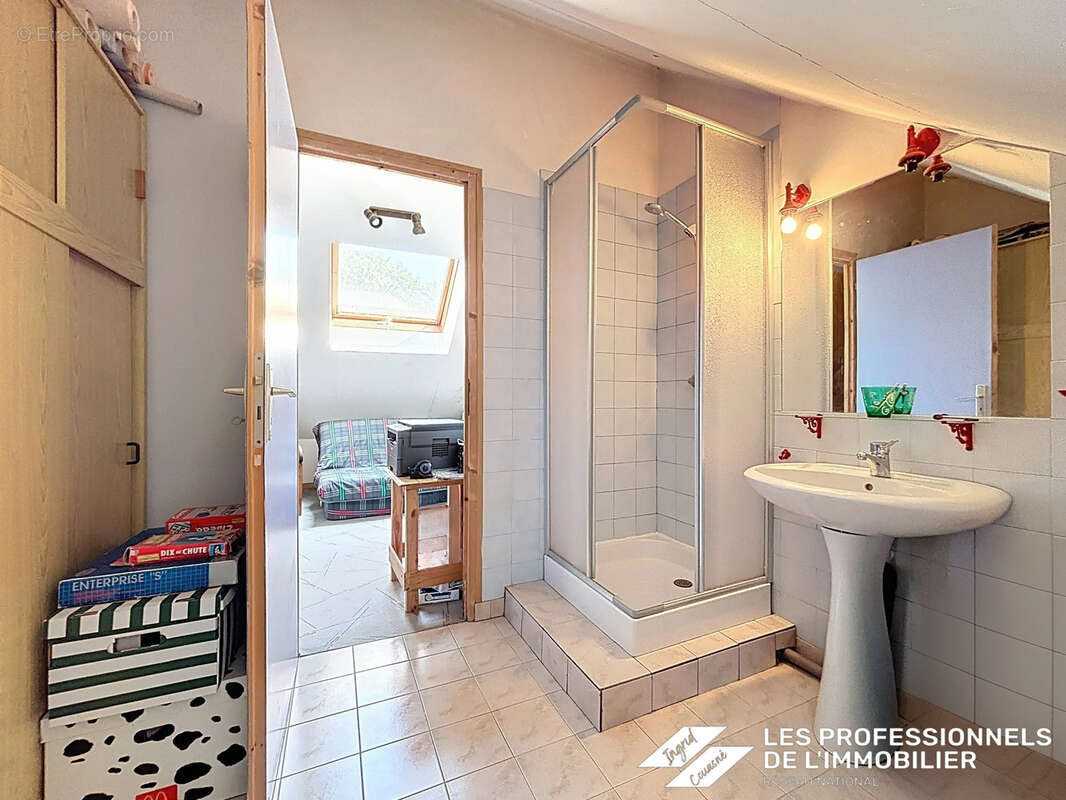 Maison à CHALLES-LES-EAUX