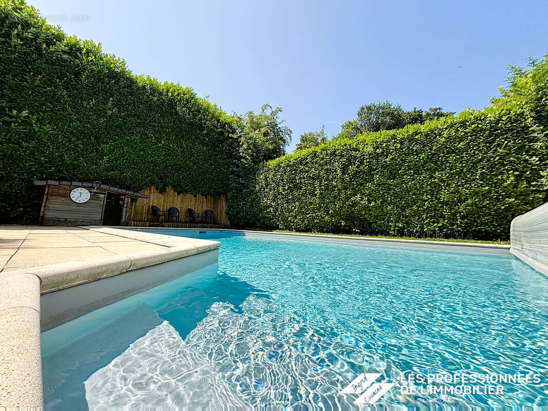 Maison à CHALLES-LES-EAUX