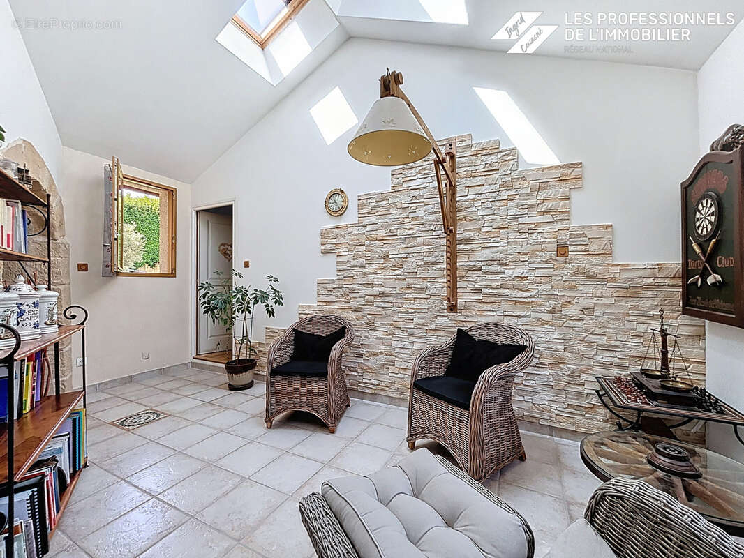 Maison à CHALLES-LES-EAUX