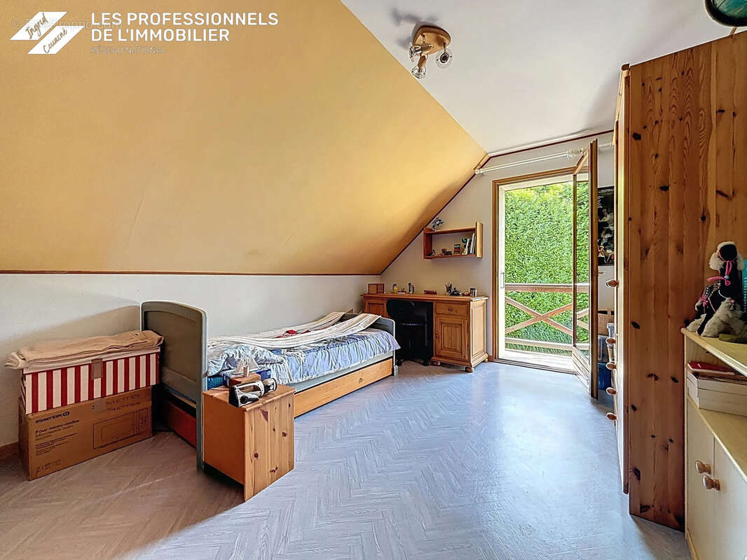 Maison à CHALLES-LES-EAUX