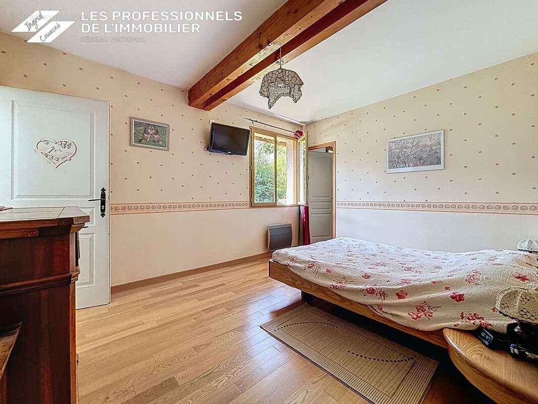 Maison à CHALLES-LES-EAUX