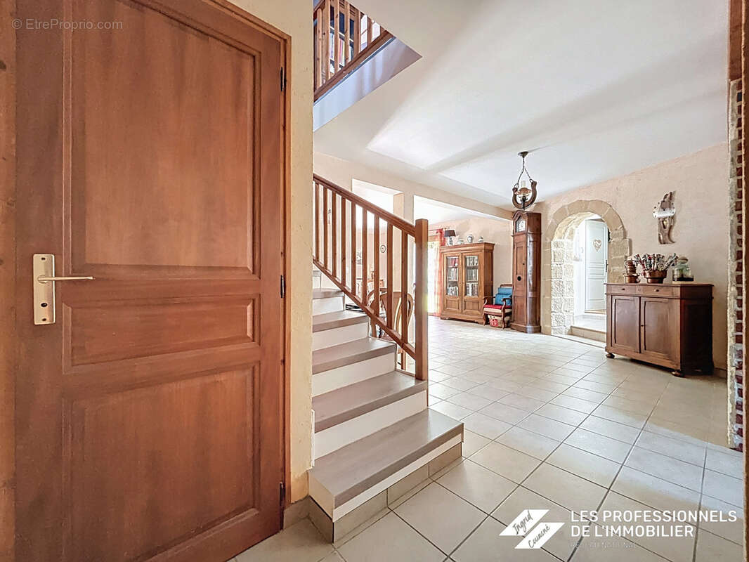 Maison à CHALLES-LES-EAUX