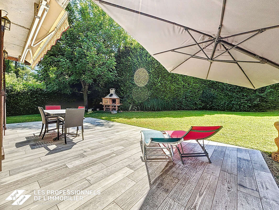 Maison à CHALLES-LES-EAUX