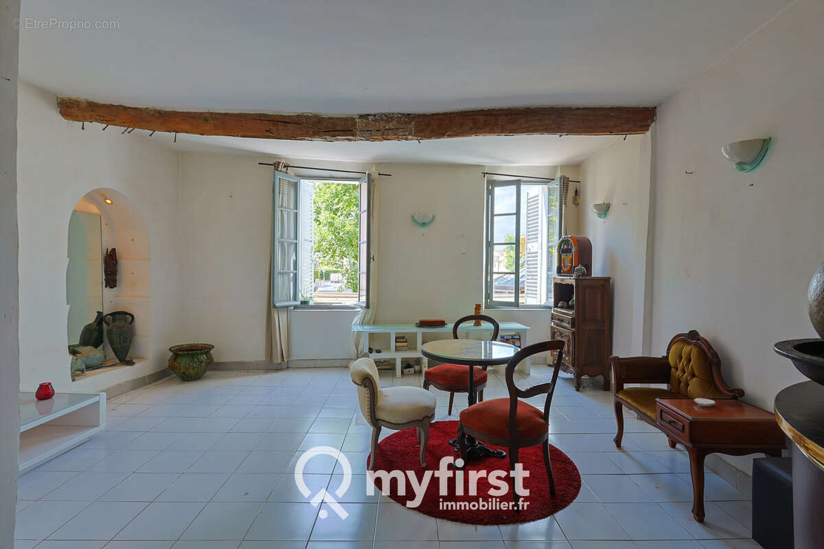 Appartement à LA CRAU