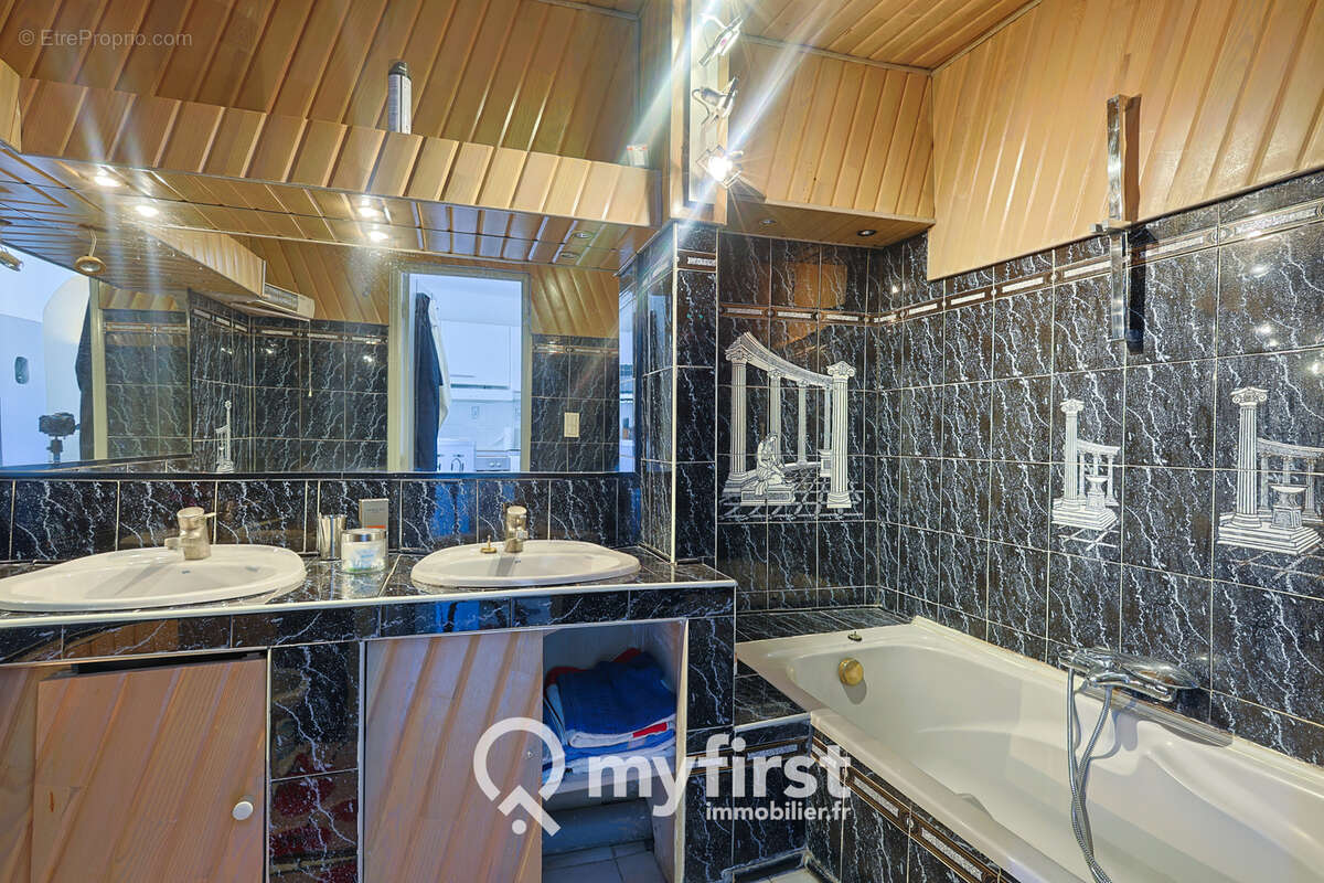 Appartement à LA CRAU