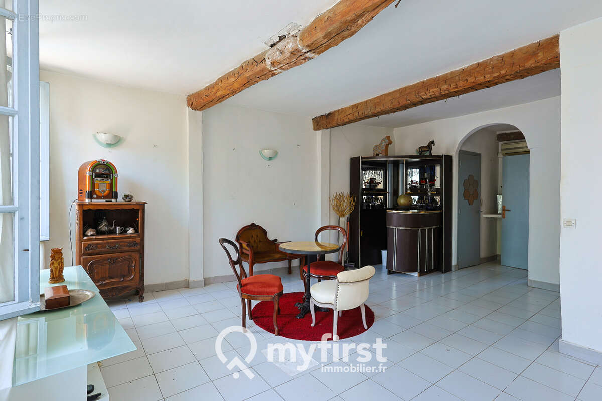 Appartement à LA CRAU