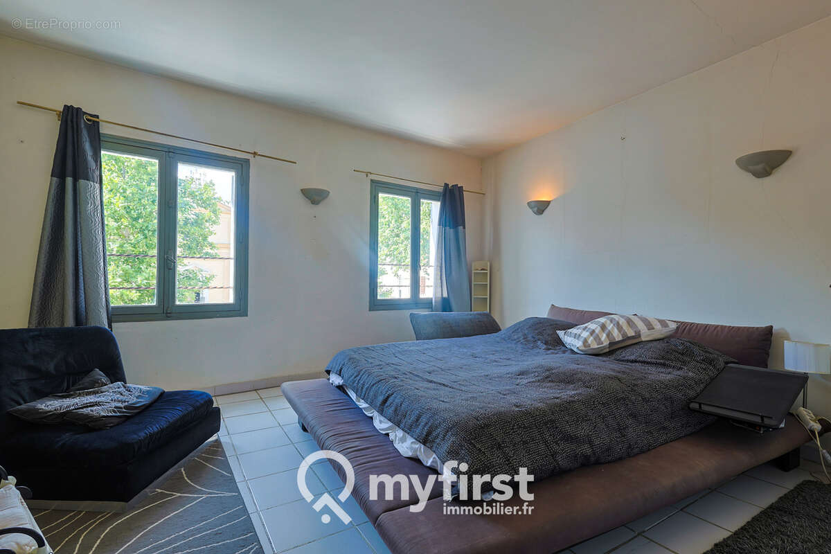 Appartement à LA CRAU