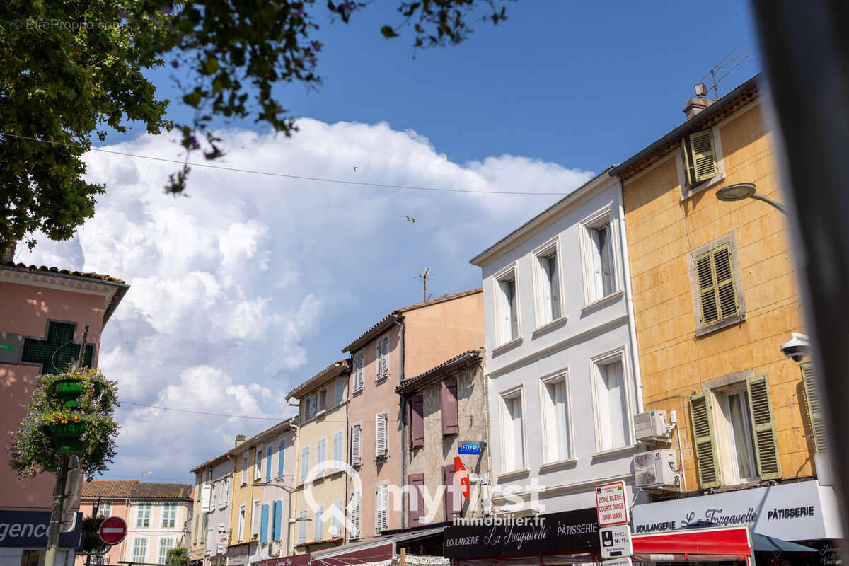 Appartement à LA CRAU