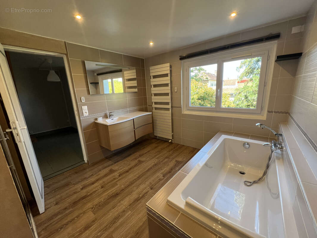 Maison à GRAND-COURONNE