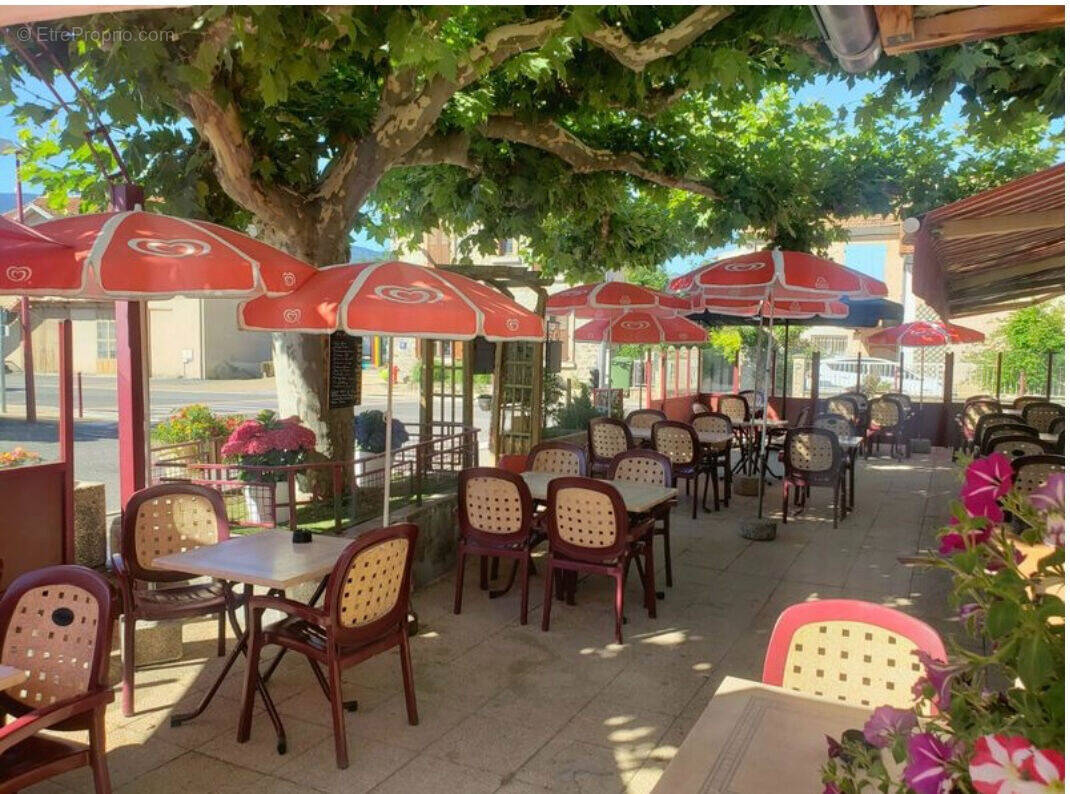 Commerce à EYGUIANS