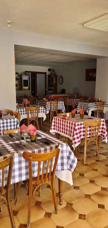 Commerce à EYGUIANS